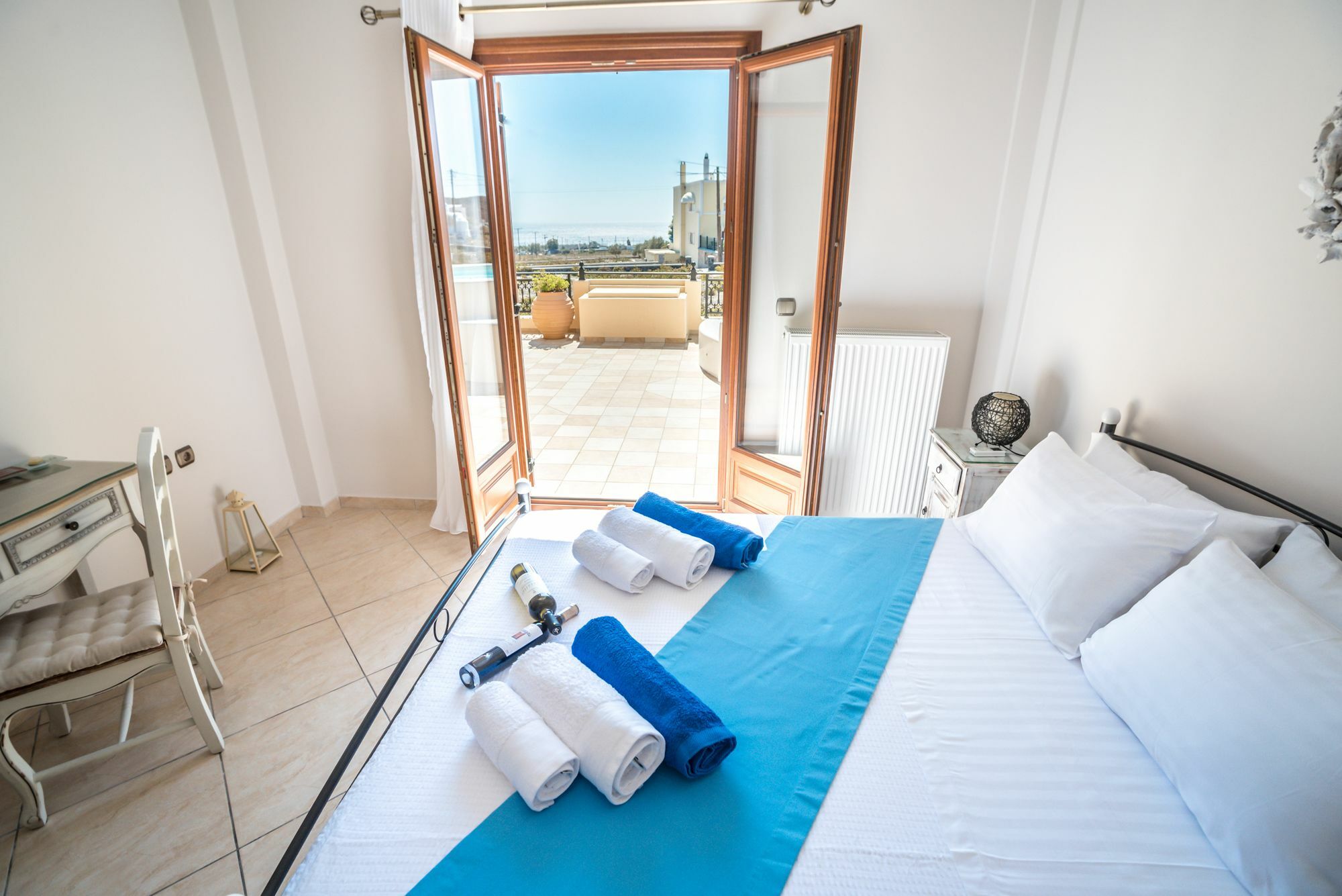 Vineyard Exclusive Suites Akrotírion 外观 照片