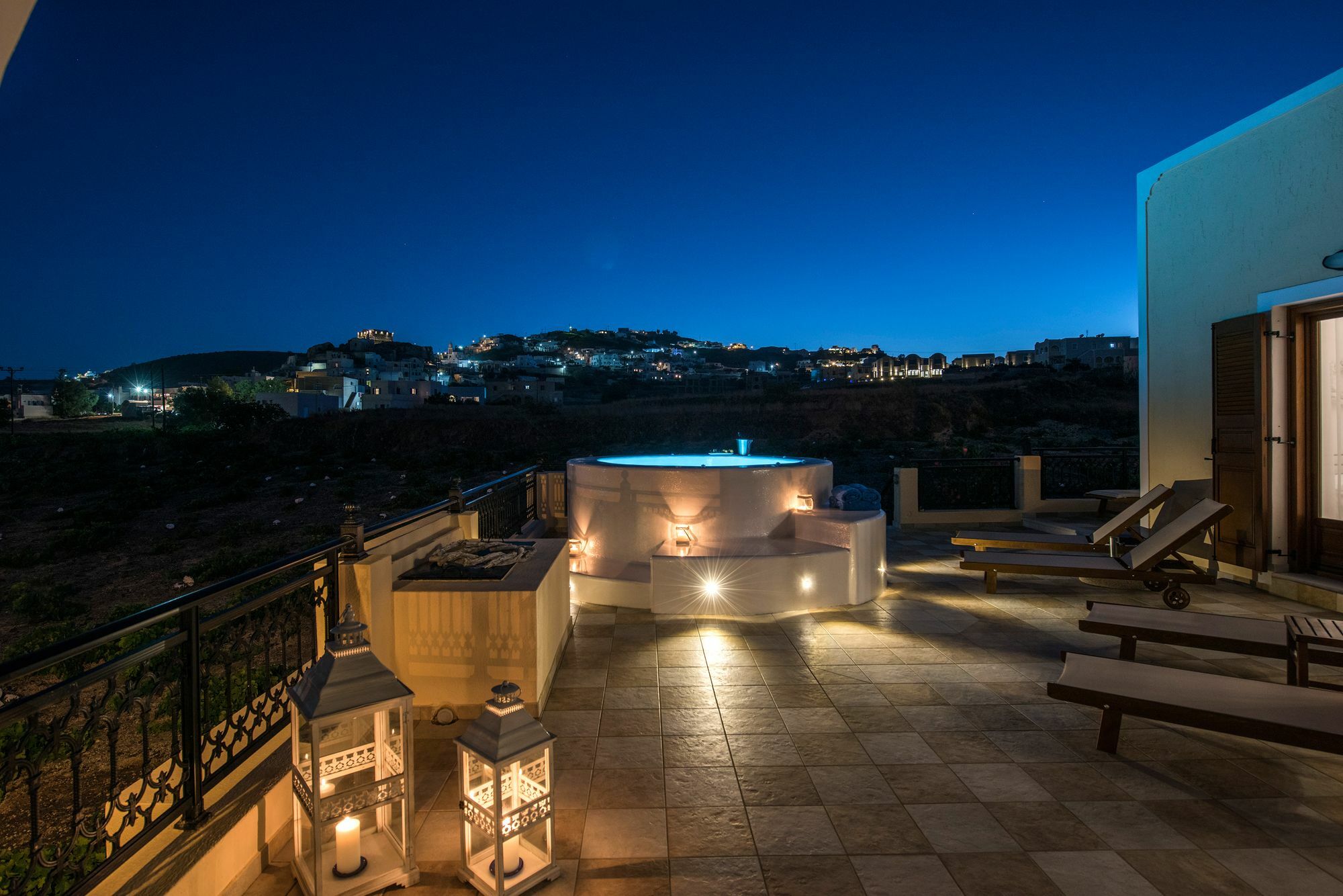 Vineyard Exclusive Suites Akrotírion 外观 照片