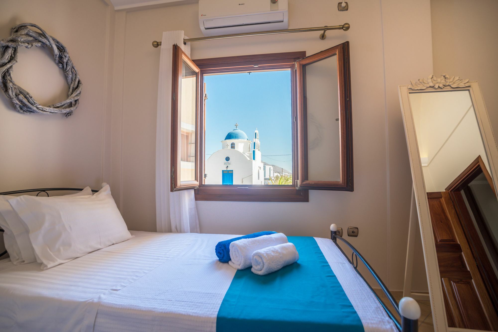 Vineyard Exclusive Suites Akrotírion 外观 照片