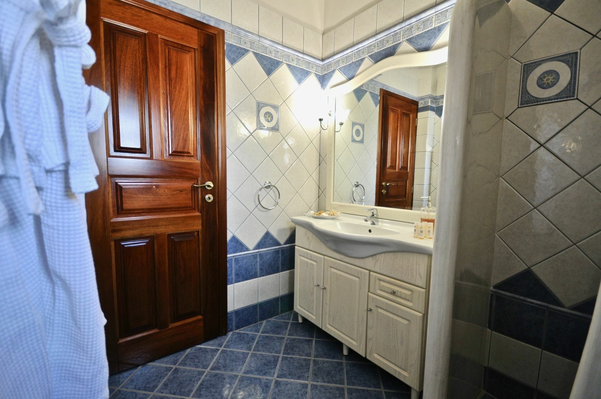 Vineyard Exclusive Suites Akrotírion 外观 照片