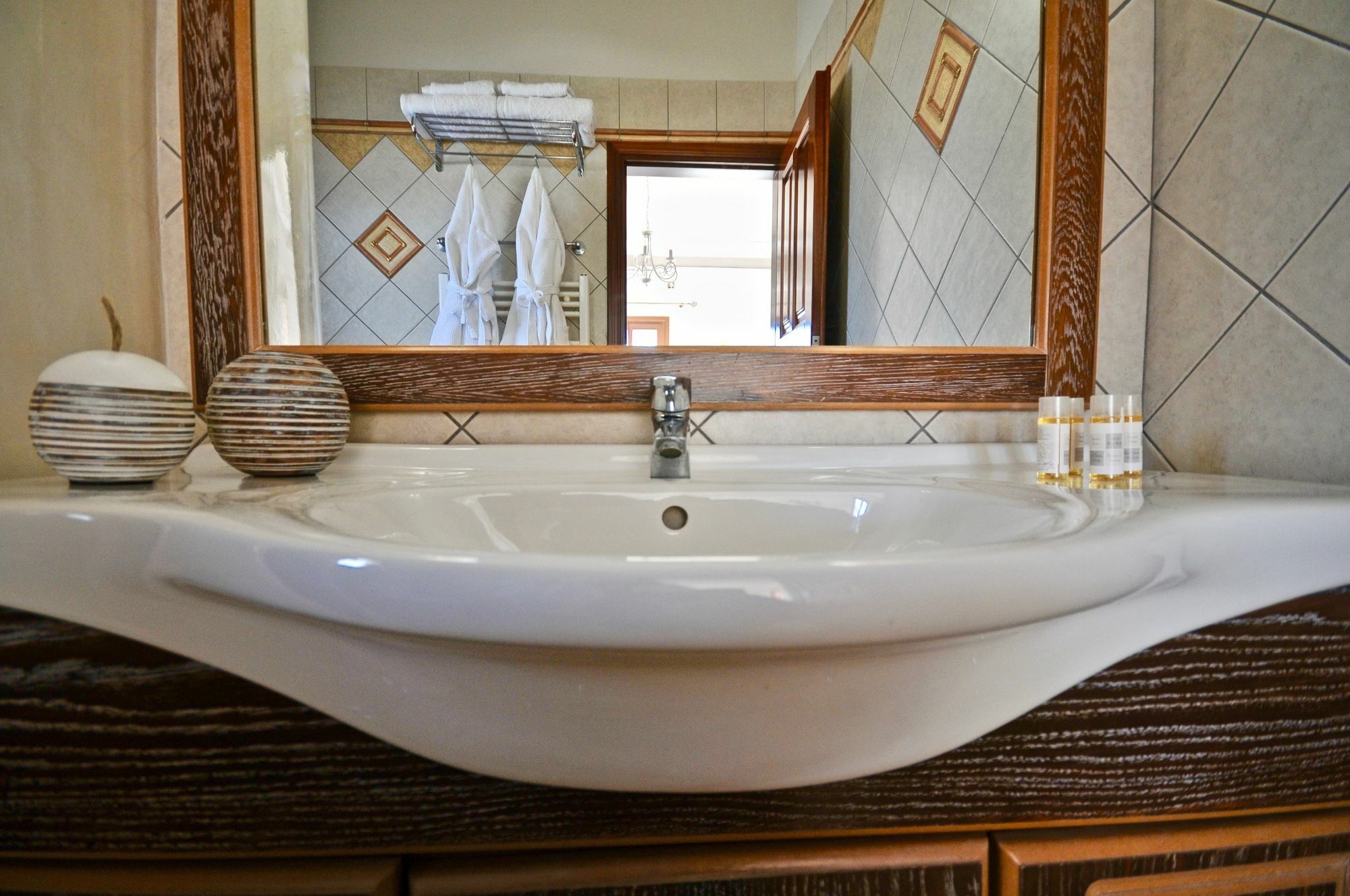 Vineyard Exclusive Suites Akrotírion 外观 照片