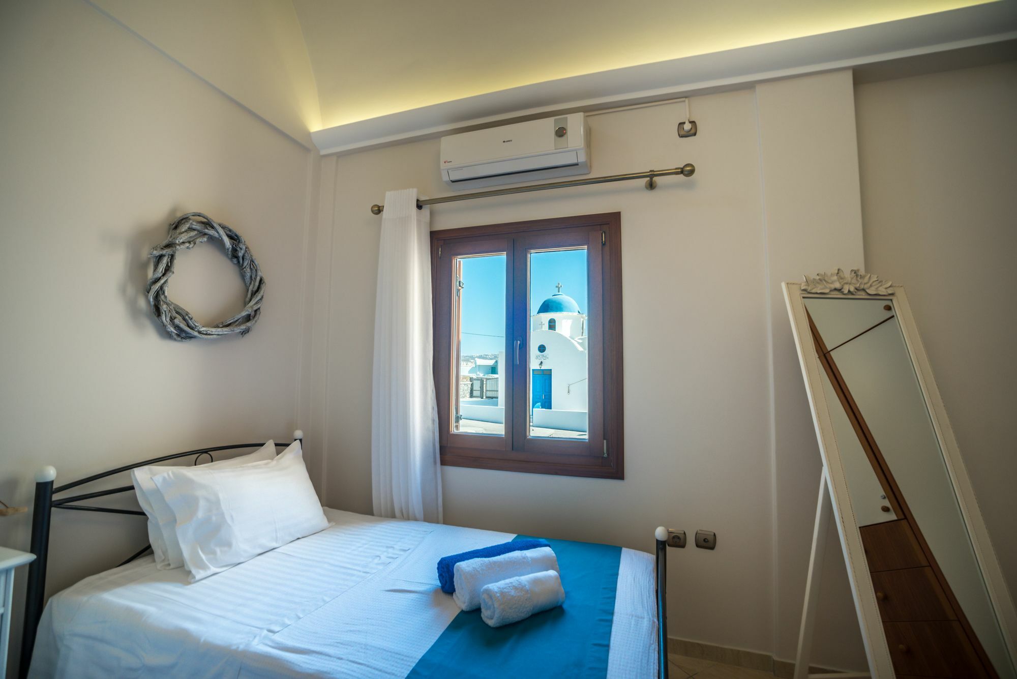 Vineyard Exclusive Suites Akrotírion 外观 照片
